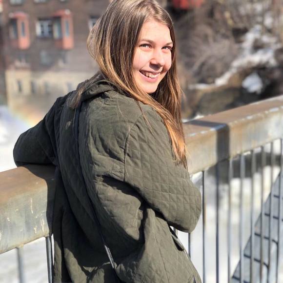 Meet your Posher, Anik - Picture 1 of 1